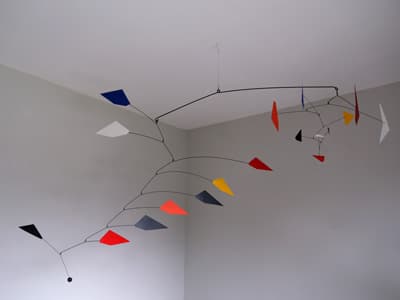 mobile à suspendre, mobile calder, intérieur déco, tendance contemporaine